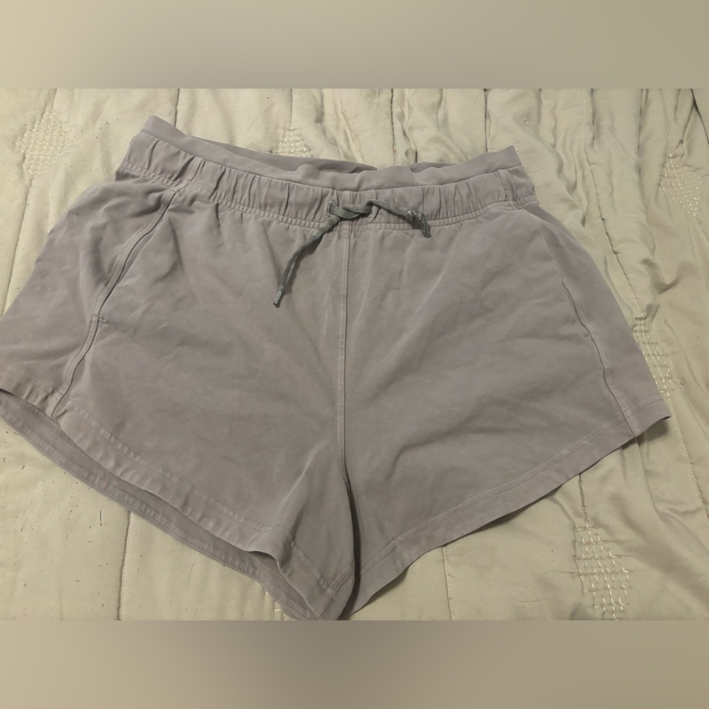 Lulu innerglow shorts.